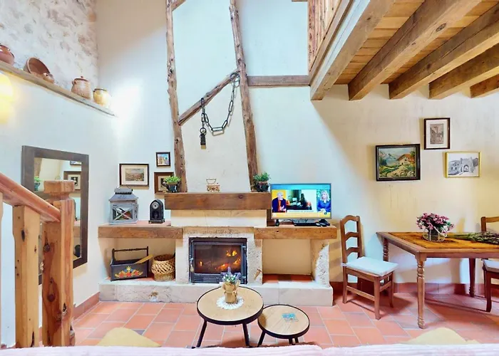 La Fuente Del Junco *